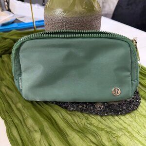 Lululemon Everywhere Belt Bag Green Crossbody Waist Bag